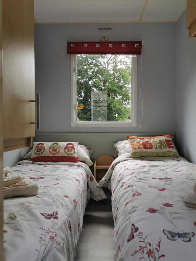 Rosebud Flower Farm Caravan Stay Countryside And Coast Penzance Bagian luar foto